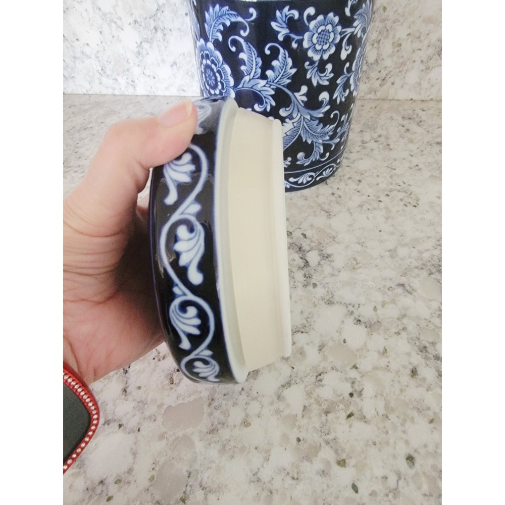 Pier 1 Mandarin Lidded Canister Jar 7.5" Cobalt Blue & White Vintage Heavy - Picture 7 of 11